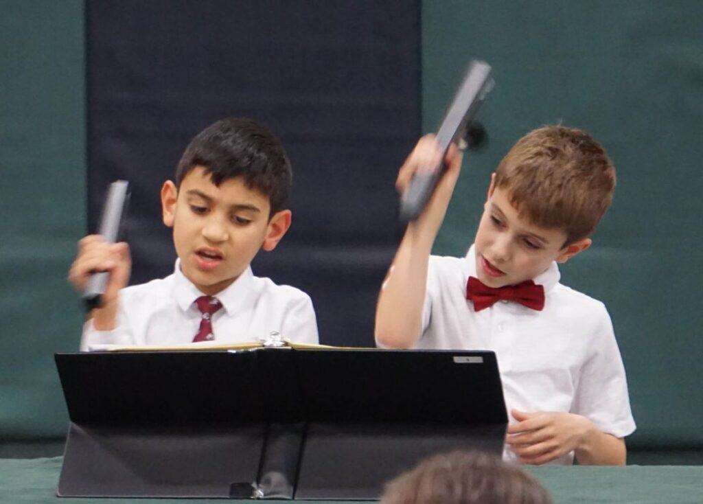 Playing Handchimes