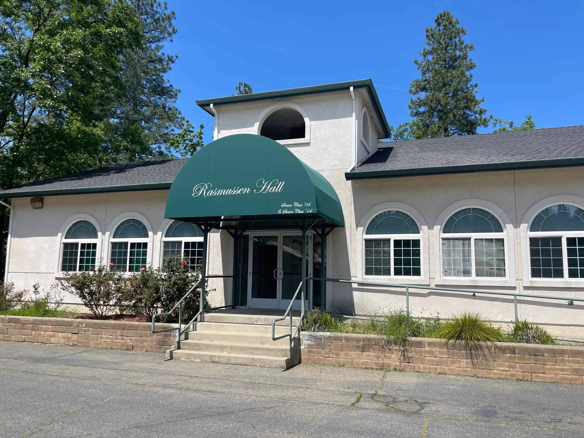 Rasmussen Hall at El Dorado Adventist School, showcasing a welcoming facility for students and staff.
